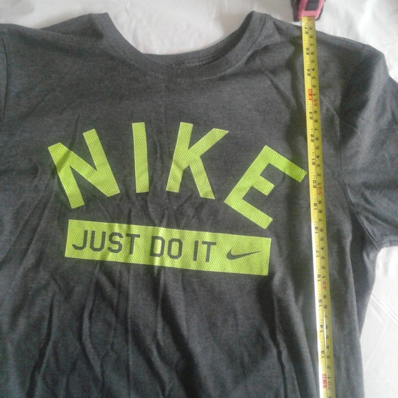 Nike short sleeve t-shirt size men's small - Picture 5 of 6